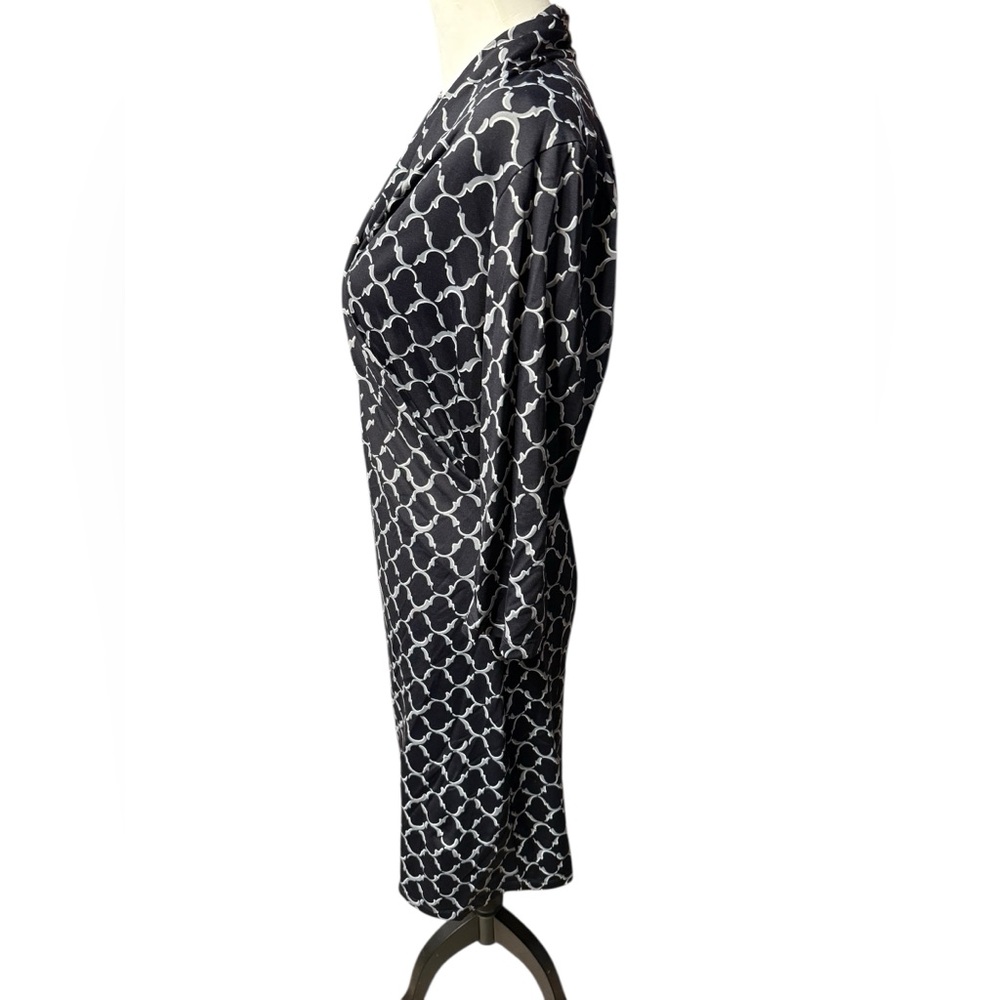 J. McLaughlin Catalina Cloth Faux Wrap Dress Black Gray Geometric Print Sz Large - Picture 3 of 10